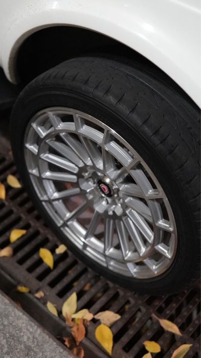 ПРОДАМ диски с летней резиной Bridgestone