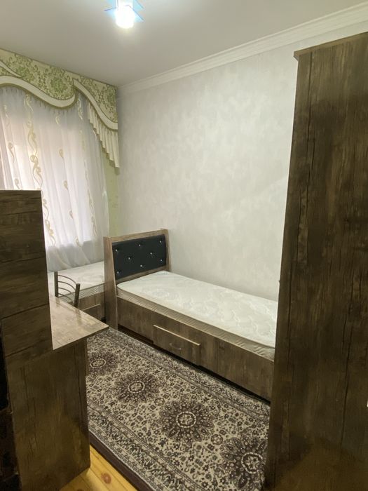 Сдаётся 3-комнатная квартира (кирпичный дом, 1 этаж, метро Дустлик)