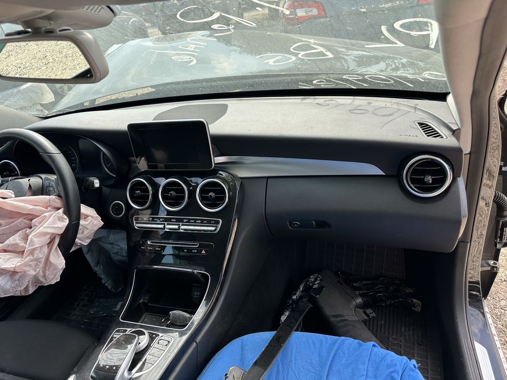 Табло със десен airbag за Мерцедес W205 C220 след 2015г.!