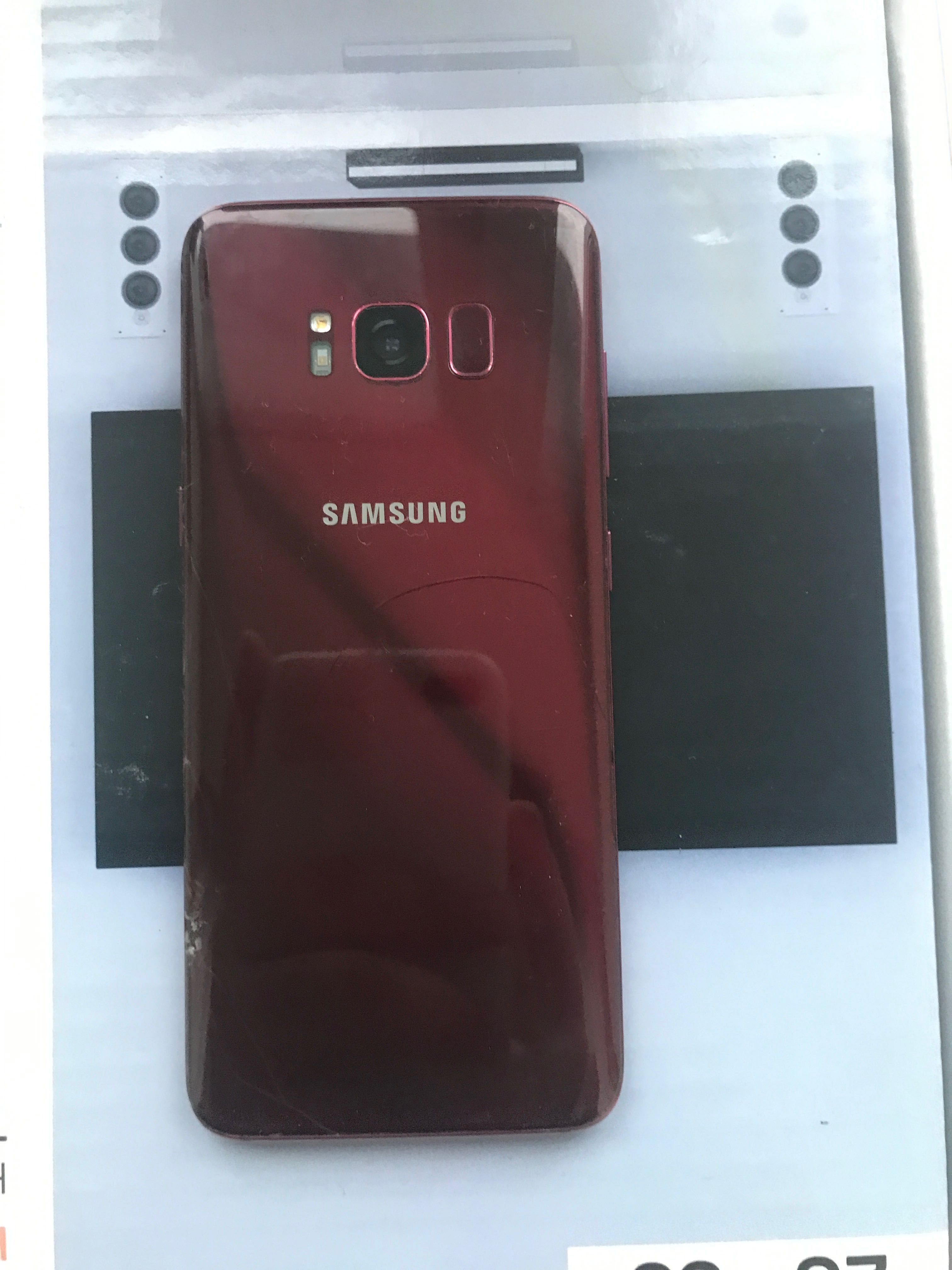 Продается Galaxy S8 в красном цвете