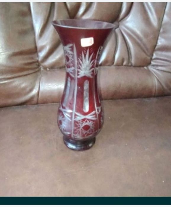 Vaza de cristal romaneasca