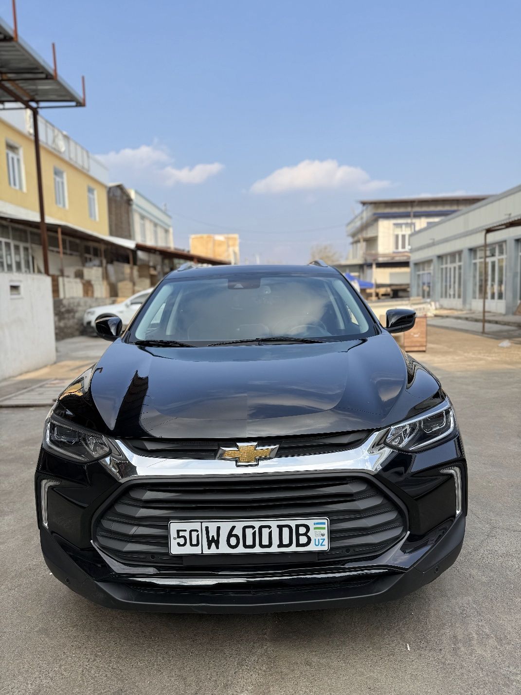 Tracker 2 premier sotiladi