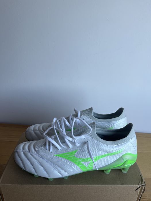Ghete de fotbal mizuno
