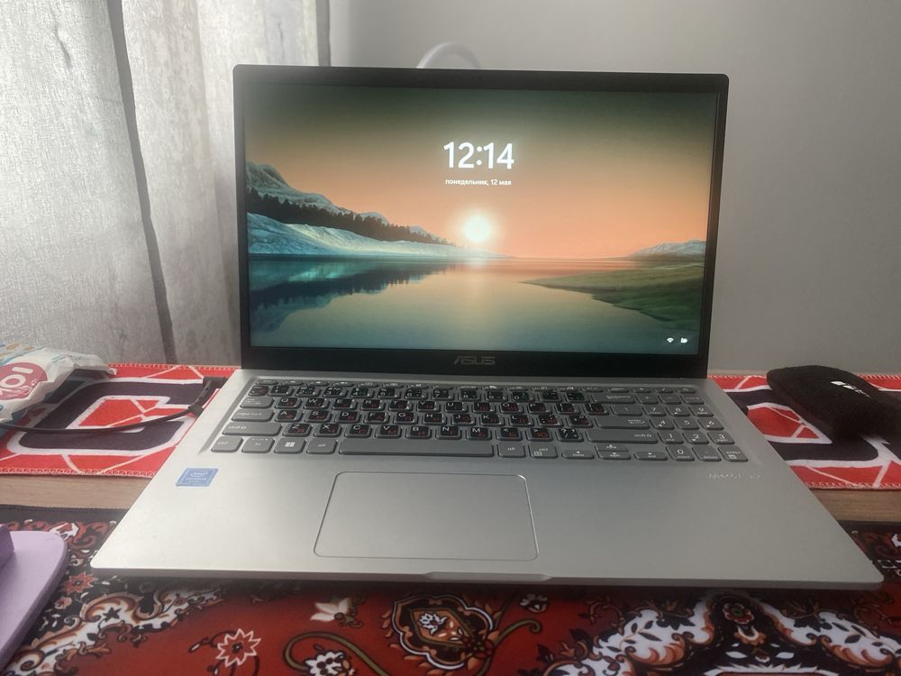 Ноутбук новый ASUS