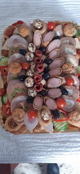 Platou rece orice eveniment