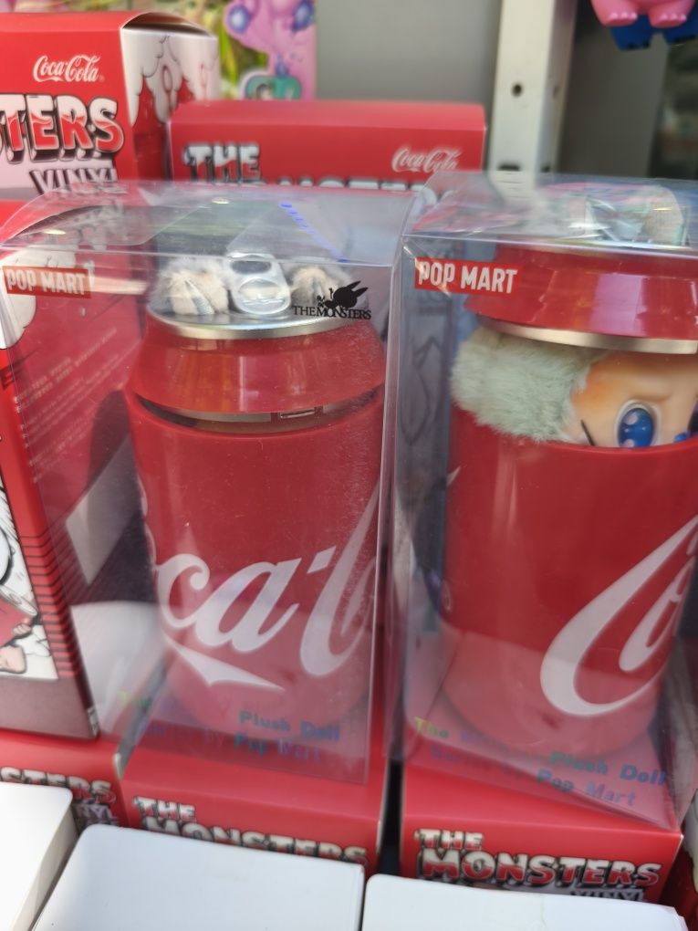 Лабубу кока кола