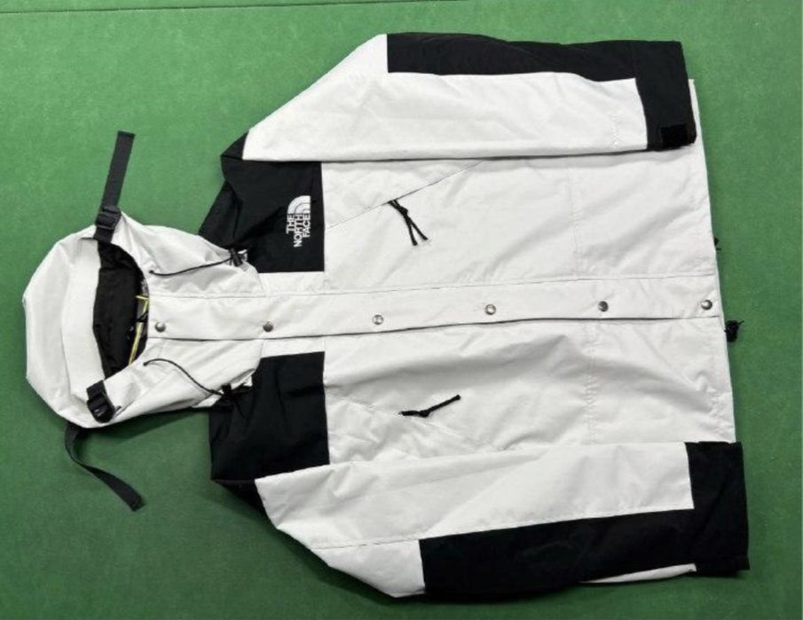 Ветровка на The North Face