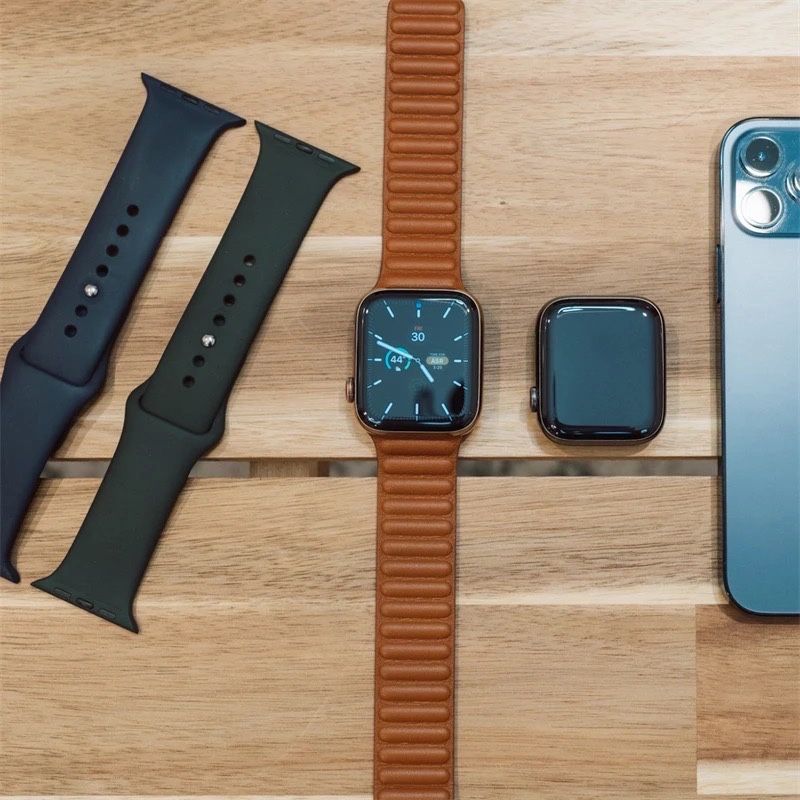 Кожена каишка с магнит за Apple Watch ULTRA/SE2/SE/10/9/8/7/6/5/4/3