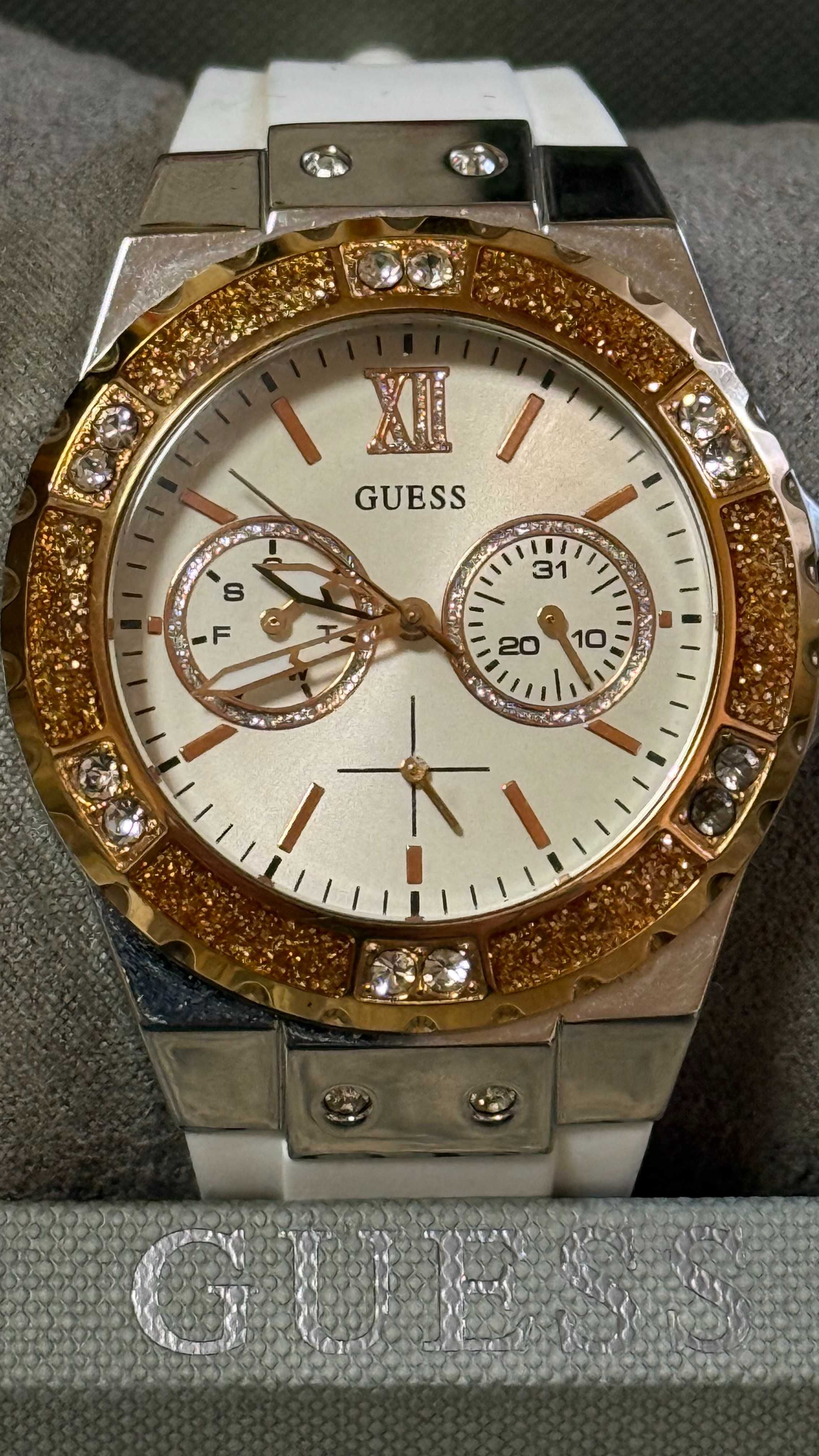 Ceas de dama GUESS Limelight W1053L2, nou, din colecția personala