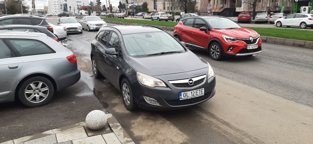 Vând  Opel Astra