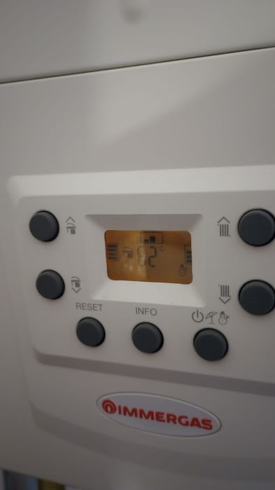 Instalator autorizat montaj și reparații centrale .