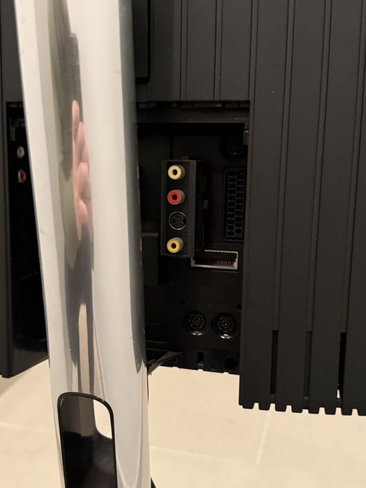 Bang olufsen tv monitor