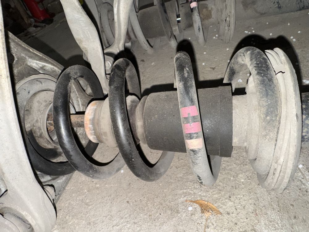 Предни амортисьори Audi A4 B7 1.9