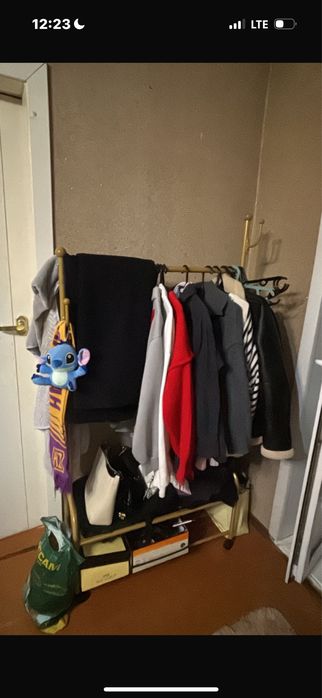 Стойка вешелька