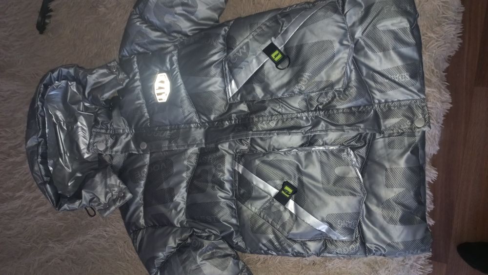 Куртка зимняя теплая фирменная