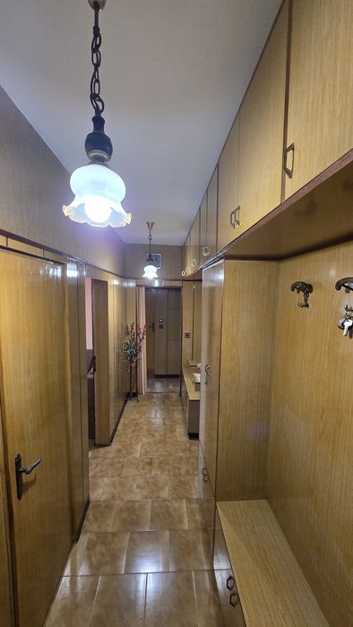 Давам под наем четиристаен Варна