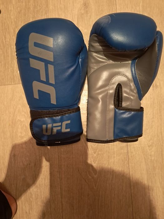 Продается боксерские перчатки новые