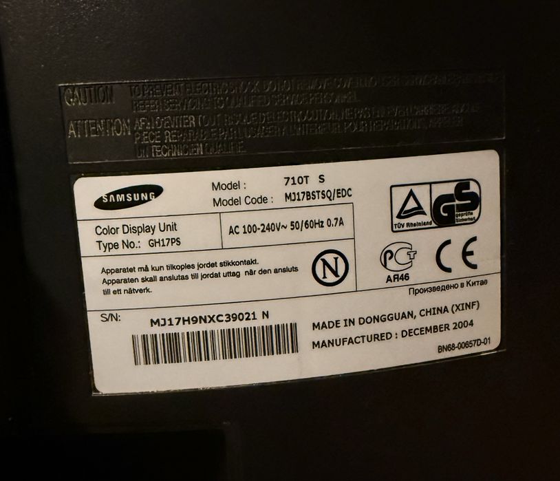 Monitor Samsung SyncMaster 710T – 17” LCD, DVI + VGA, stare perfecta