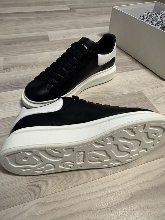 Pantofi Alexander McQueen negri