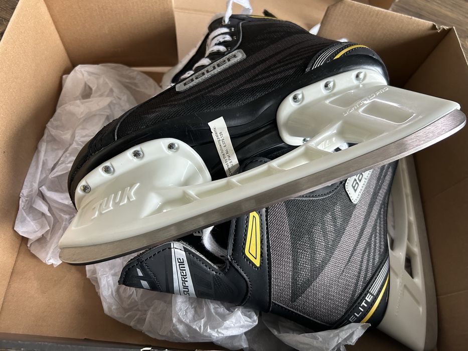 Patine barbati hochei gheata Bauer