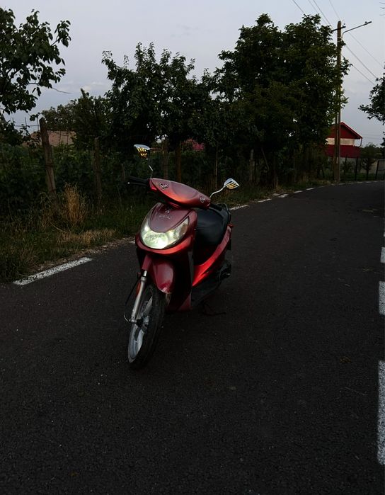 Vand scuter Peugeot looxor