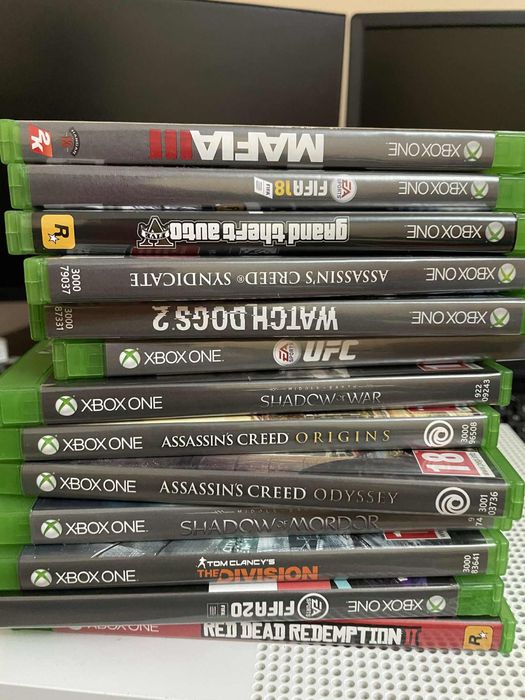 Xbox one S 500 gb + 13 jocuri + 2 constroler