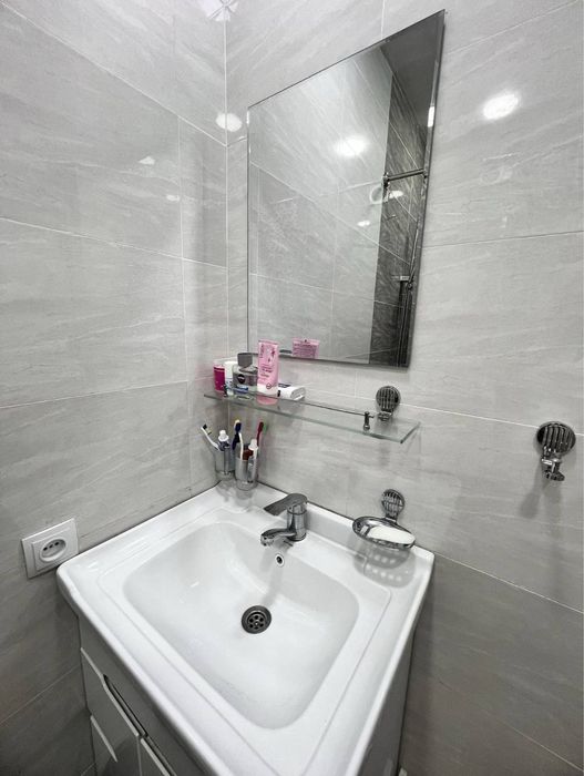 Продаетсч укомплектованная квартира 2 ком Дархан.