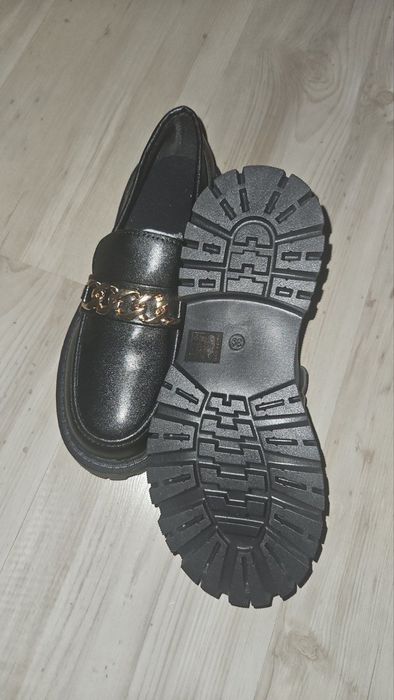 Чисто нови дамски мокасини