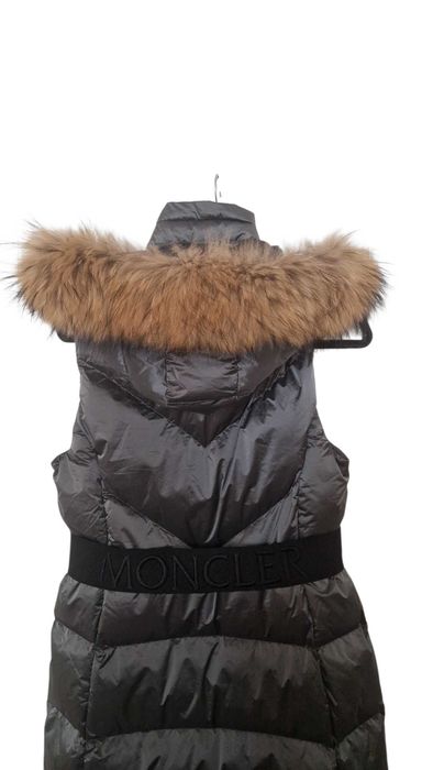 Moncler дълъг елек с качулка