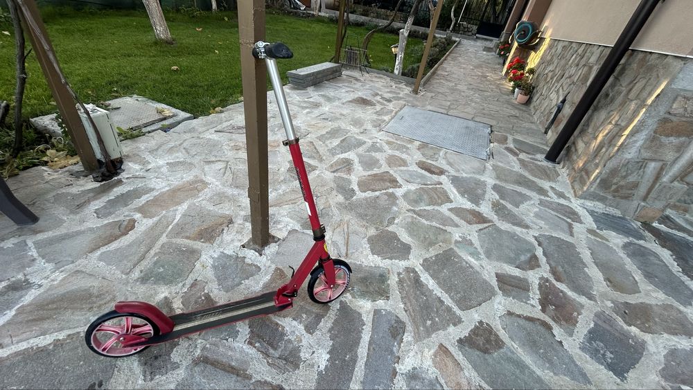 продавам тротонеъка Ferrari