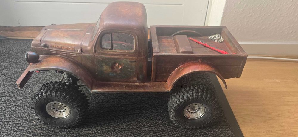 Axial SCX10II, cu batteri si încărcător inteligent