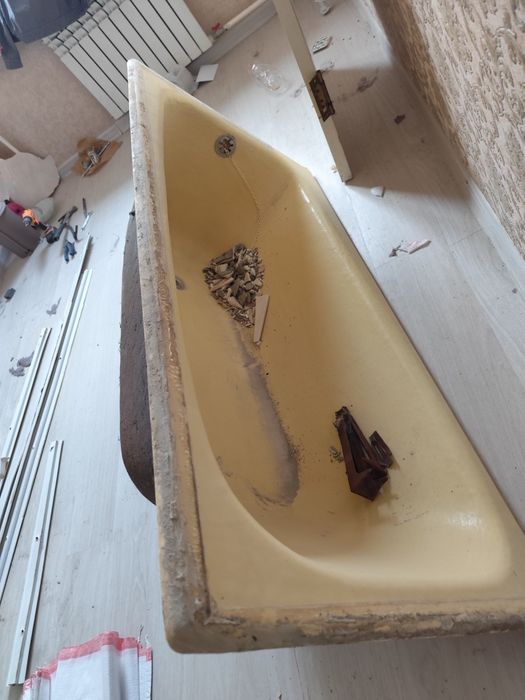 Отдам даром чугунная ванна