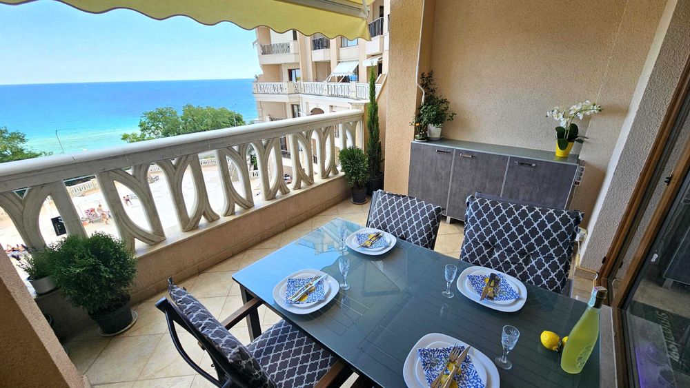 Три спален апартамент с две паркоместа първа линия море Кабакум, Варна