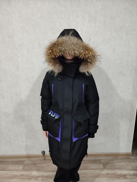 Продам куртку в идеальном состоянии на девочку.