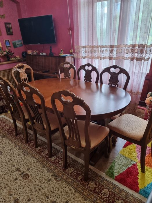 Стол обеденный со стульями