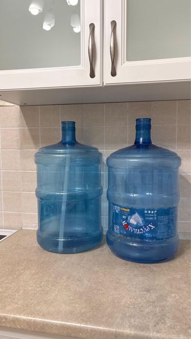 Бутыли 20 л две