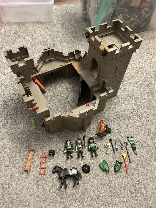 Castel si figurine Playmobil