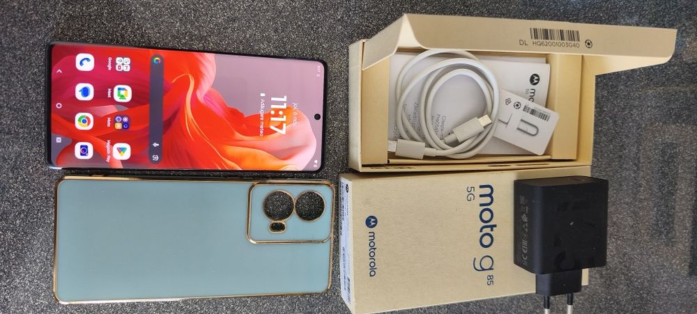 Vând telefon Motorola g 85 5g nou la cutie