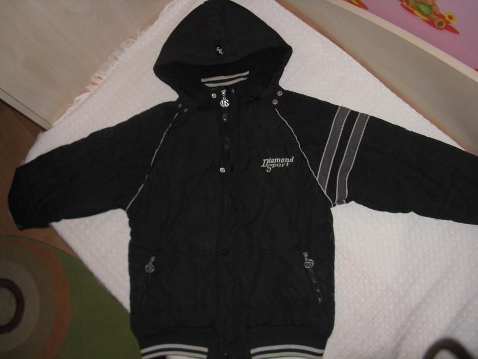 Продавам детско зимно ватирано яке, марка "Даймънд Спорт"