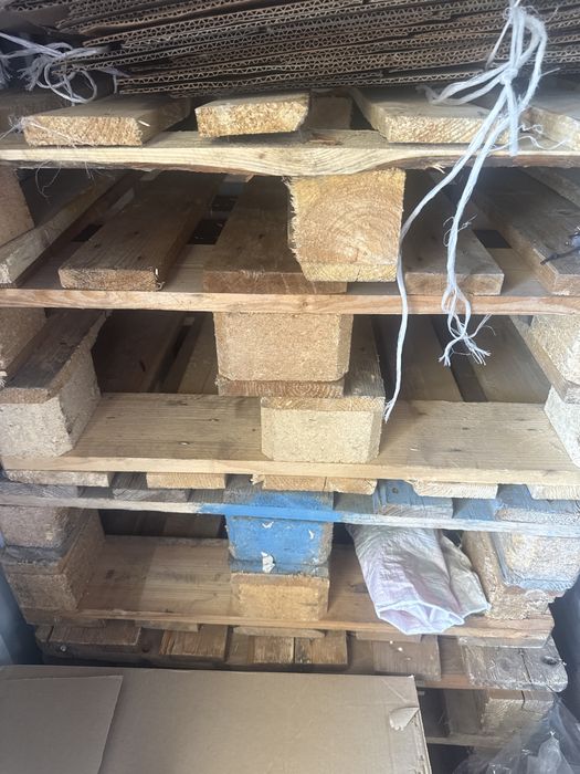 Продам поддоны б/у в хорошем состоянии