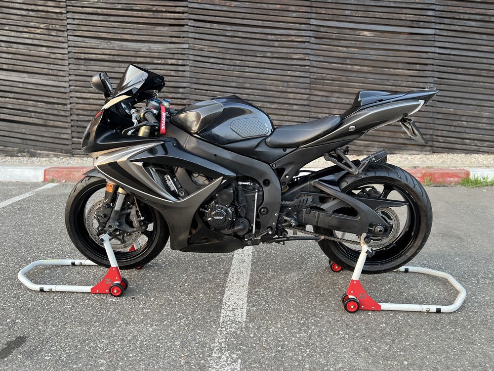 Vând Suzuki GSX-R K7