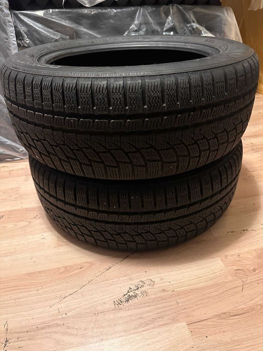 VAND 2 cauciucuri de iarna pe 17 Nokian 215/55/R17 in stare buna