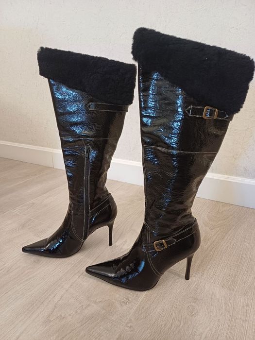 Модельные лаковые сапоги