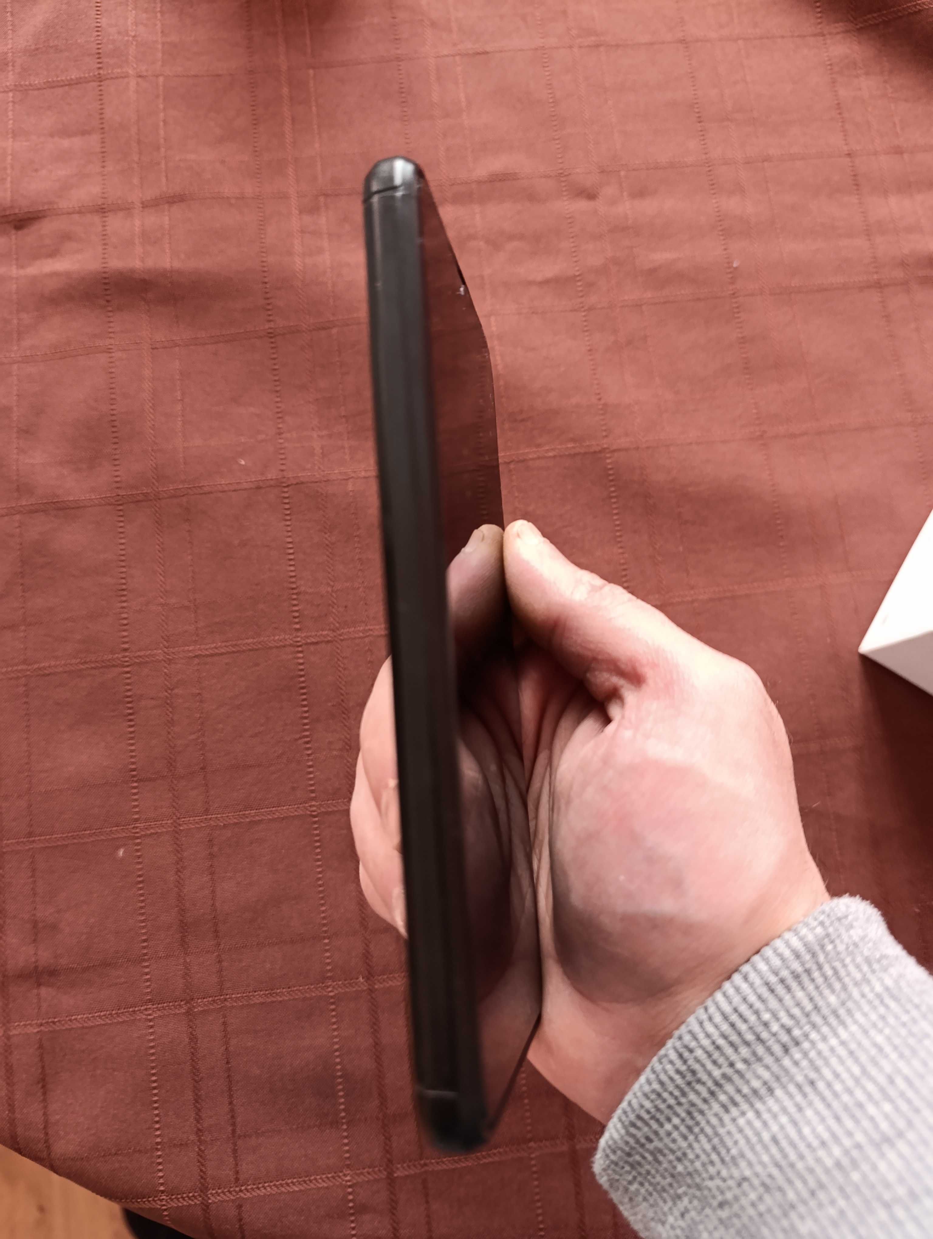 Телефон Huawei P30 lite