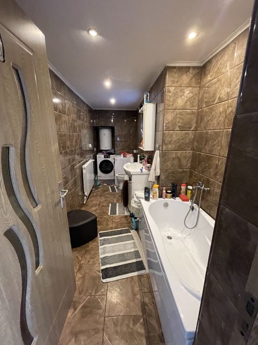 Vănd casă in iecea mare cu 3 băi + Garaj / centrală / terasă