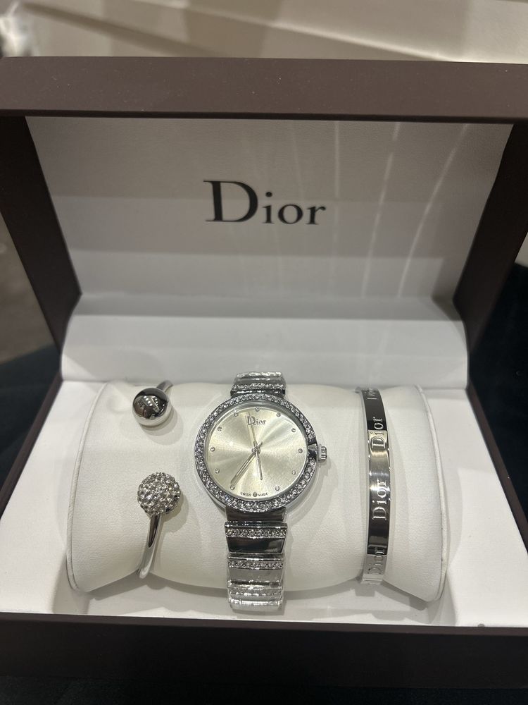 Ceas Dior si accesorii