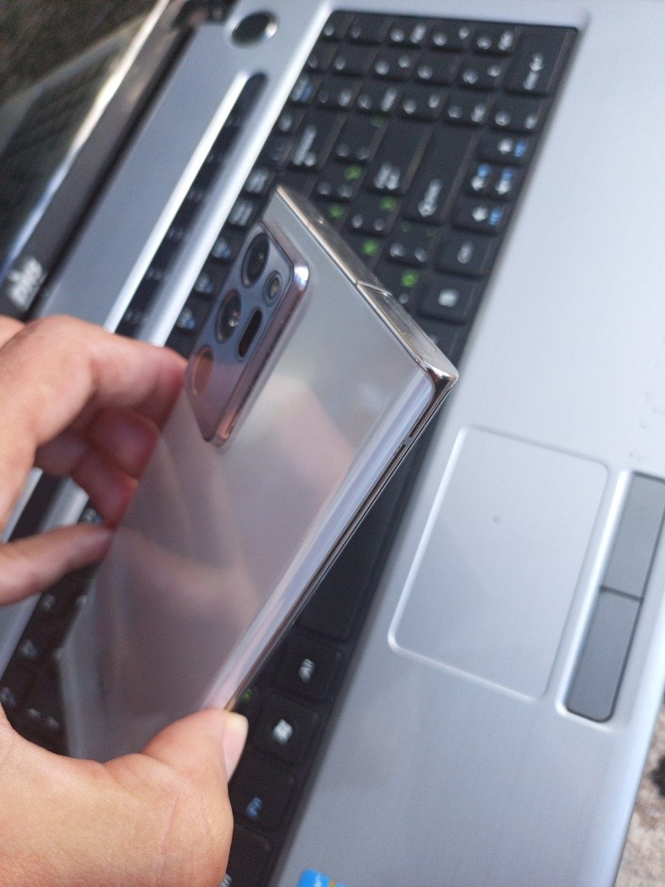 Note 20 ultra idealni holatda
