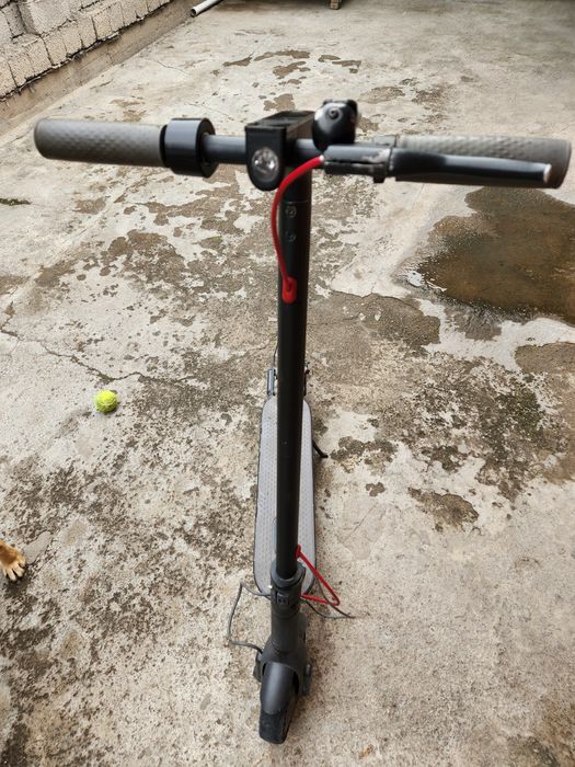 Продам б/у электросамокат ксяоми. Оригинал