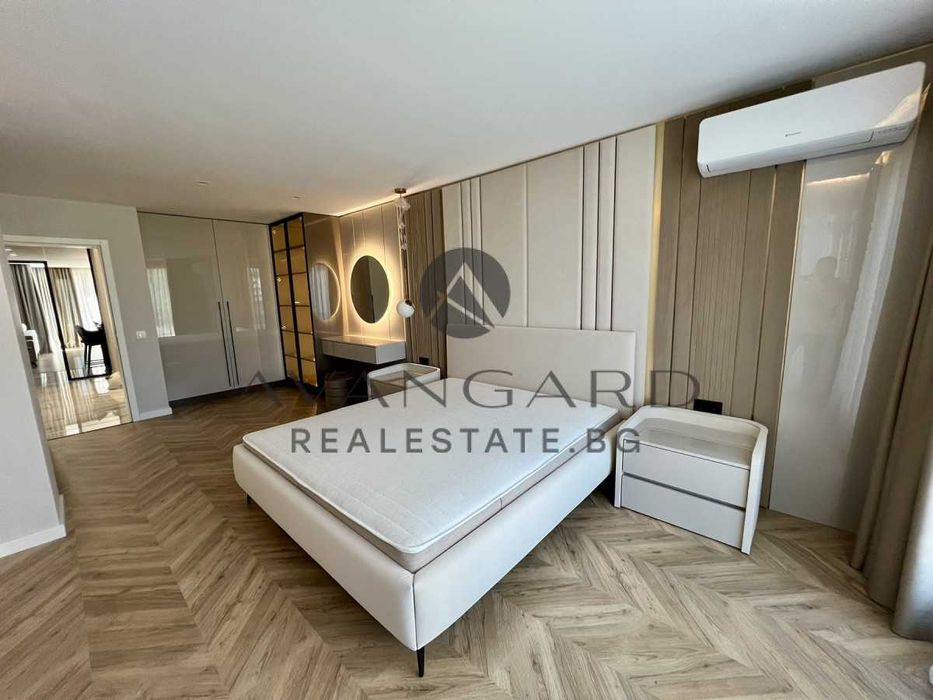 Продава се Тристаен апартамент в Пловдив, Христо Смирненски - 160 кв.м за 2188 €/кв.м - Снимка #8