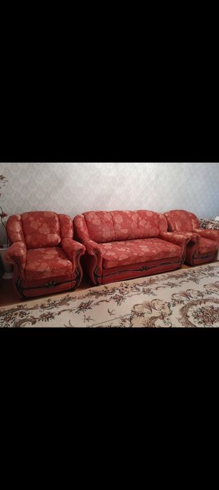Продам б/у диван+2 кресла в идеальном состоянии , цена 60.000 , торг у